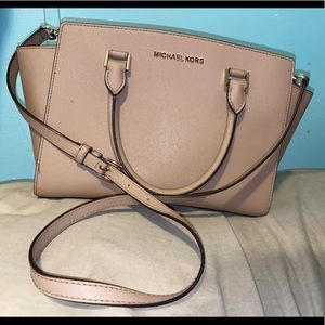 Michael kors crossbody